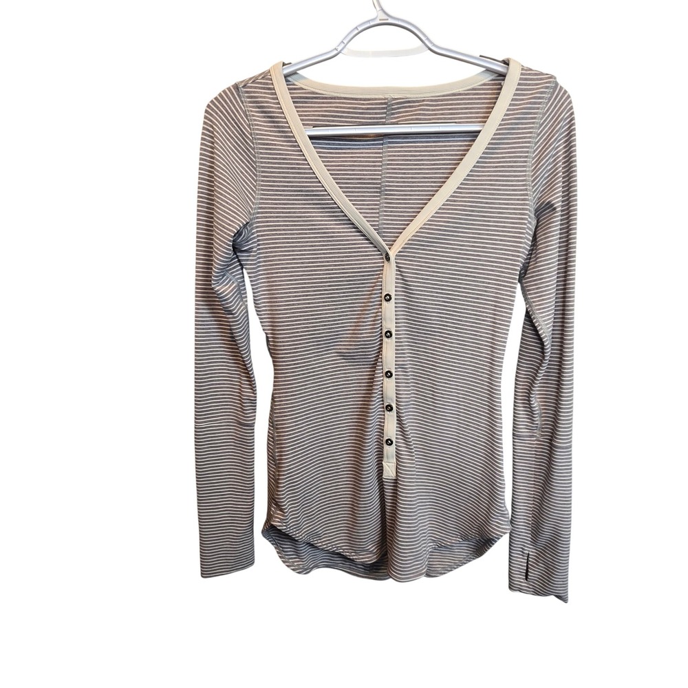 Lululemon Henley Top Womens XS Grey White Striped Long Sleeve‎ Thumbholes